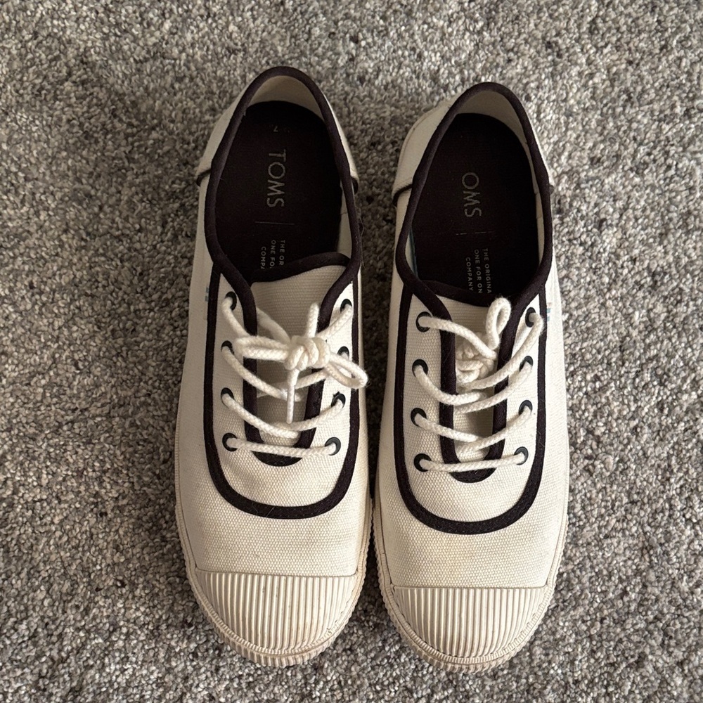 TOMS white and Black Canvas Shoes